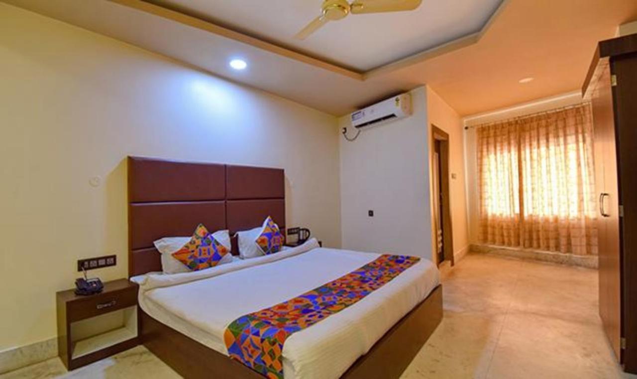 Fabhotel Rr Suites Гувахати Екстериор снимка
